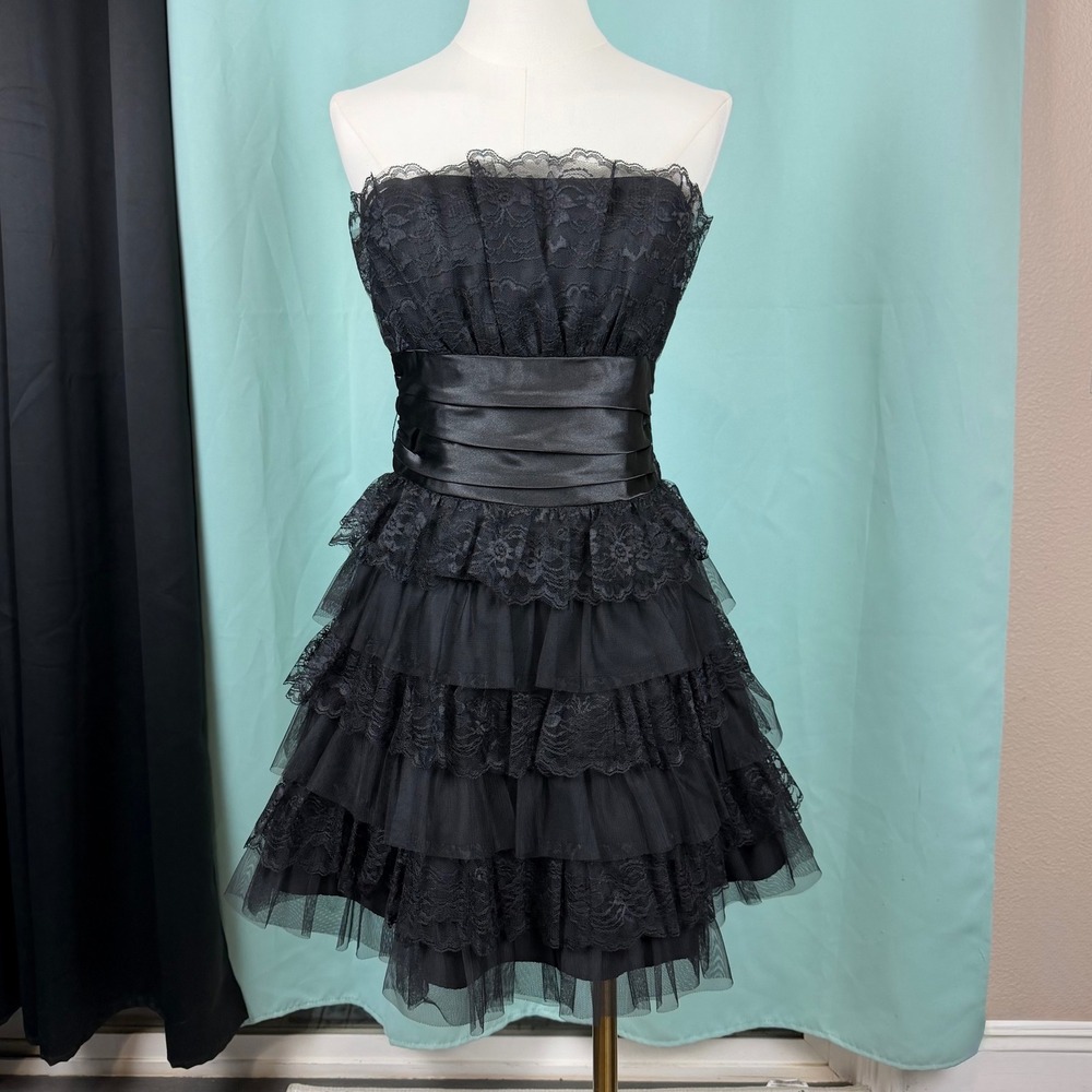 Masquerade Strapless Homecoming Dress Black 11/12 Gothic Lace Tiered Whimsigoth